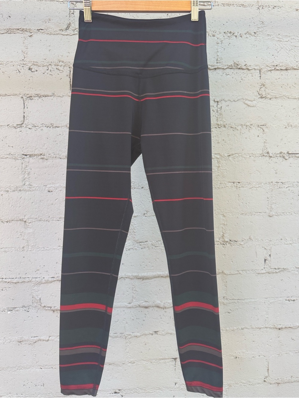 Beyond Yoga Stripe Lux High Waisted 7/8 Leggings Black Red Green Brown Size M